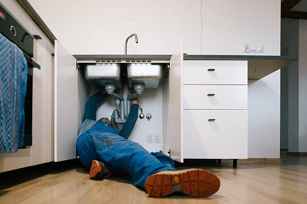 Professional Plumbing technician working in Bridgeport, IL